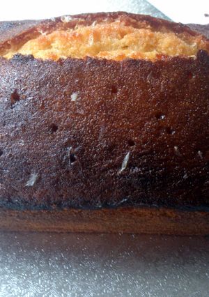 A picture of lemon drizzle cake.