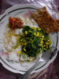 Foto resep Sup bayam jagung toping tempe dan sambel
