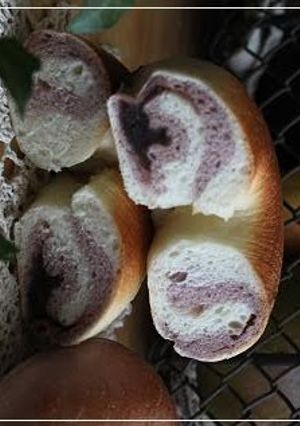 A picture of Pink Marbled Bagels Made with Red Sweet Potatoes.