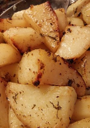 A picture of Kandi's Greek-Style Potatoes.
