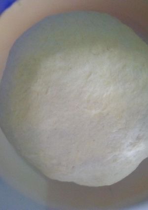 A picture of Pizza dough.