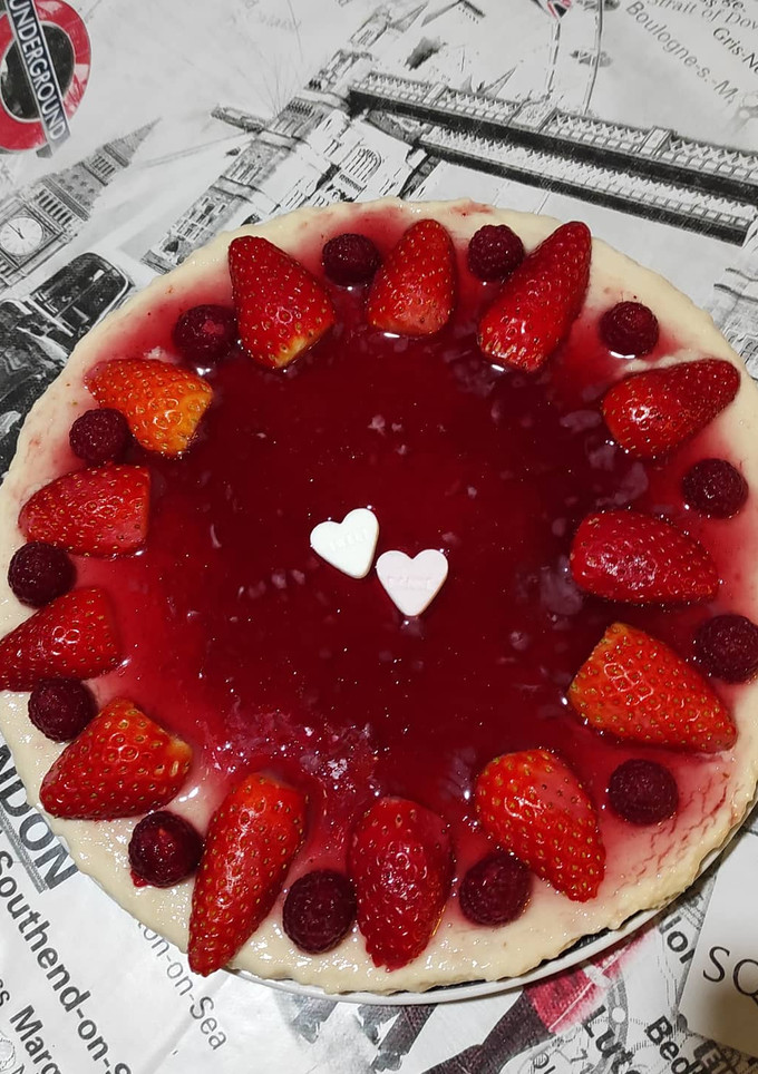 Una foto de Tarta de queso con frutos rojos
