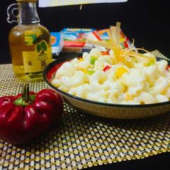 A picture of Cheese macroni white Sauce.