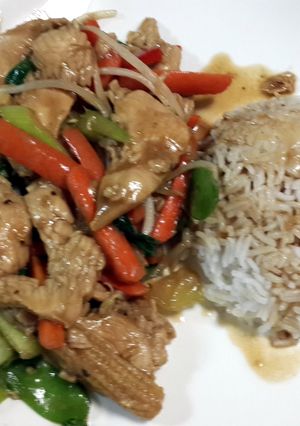 A picture of Stir fry "mash-up" (Chicken & Veggies).
