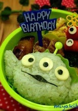 A picture of Buzz & Alien Toy Story Character Bento.