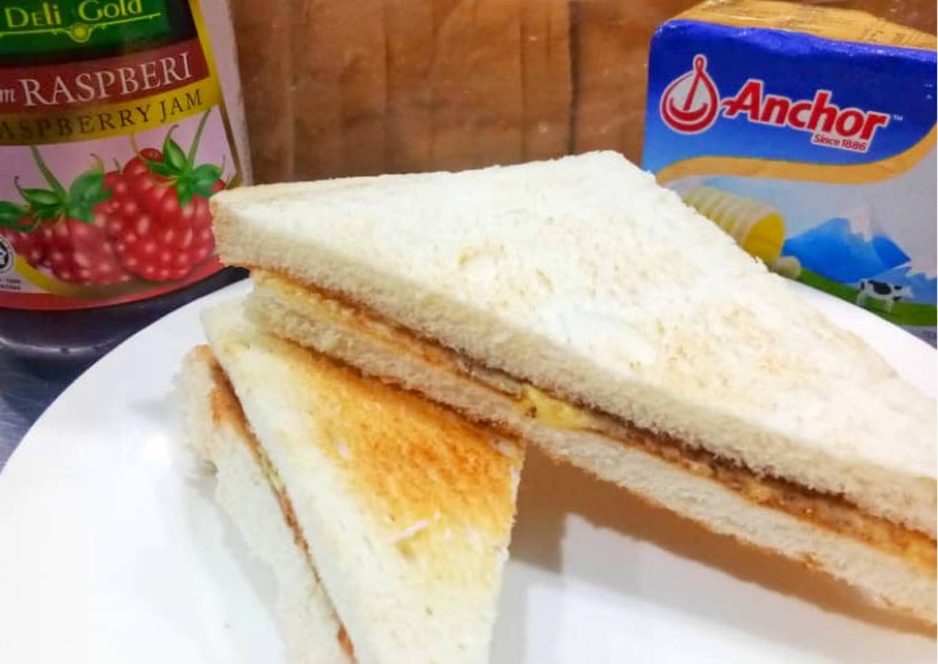 roti panggang dan selai