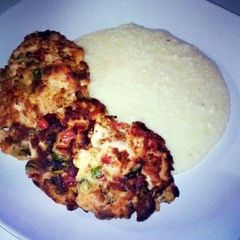 A picture of Salmon cakes.