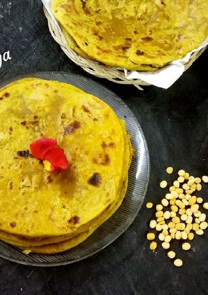A picture of Puran poli/purnam poori.
