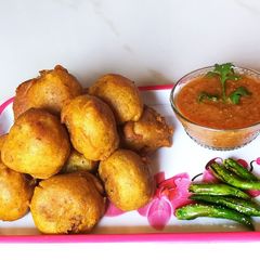 A picture of Aloo chop.