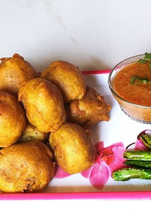 A picture of Aloo chop.