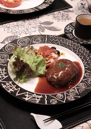 A picture of Beef Rolls with Creamy Filling.