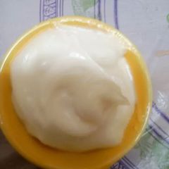 Thoum - middle eastern Garlic dip A picture of Thoum - middle eastern Garlic dip.