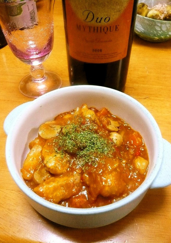 A picture of Tomato Stew with Pork Filet and Beans.