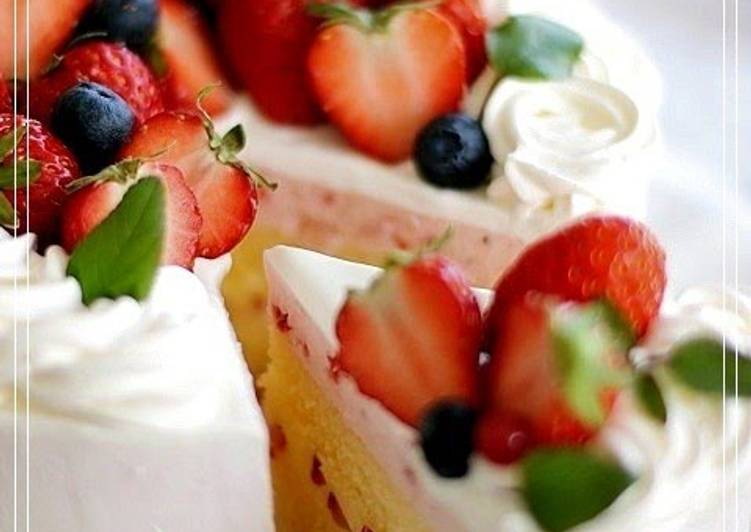 Easiest Way to Cook Perfect Strawberry Tiramisu Mousse Cake