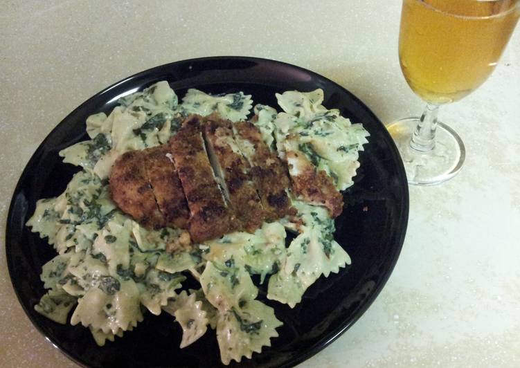 Breaded chicken & creamy pasta with spinach