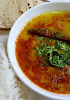 A picture of Dal fry.