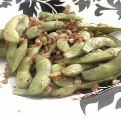 A picture of Spicy Garlic Edamame.
