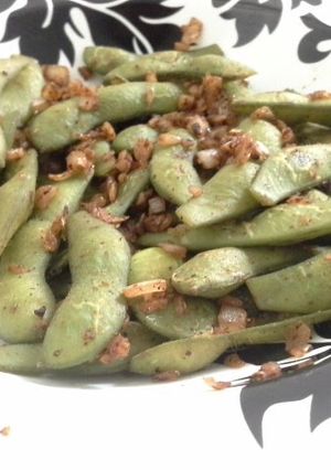 A picture of Spicy Garlic Edamame.