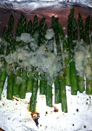 A picture of Oven roasted asparagus.