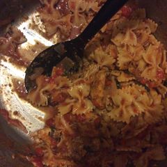 A picture of Roasted Red Pepper Pasta.