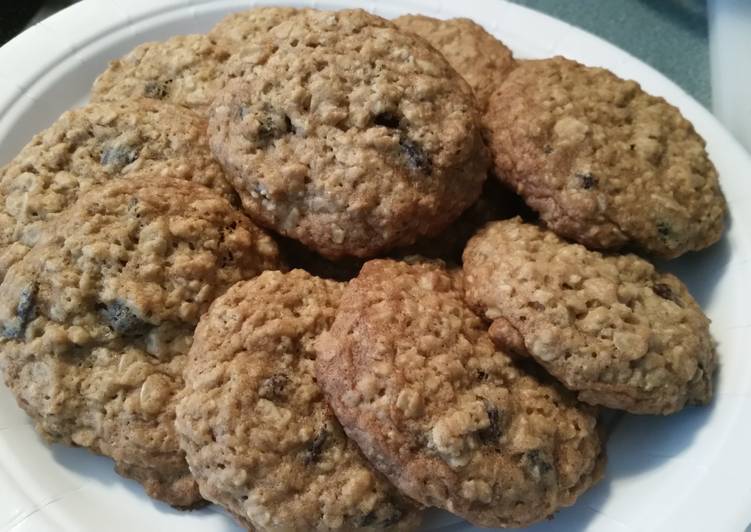 Recipe of Quick OATMEAL RAISIN Cookies!