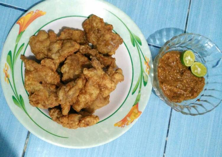 Cara mengolah Ayam crispy&amp;Sambal terasi bunda Rey 👦, Enak