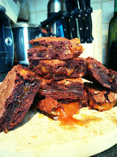 A picture of Caramel Apple Dip Brownies.