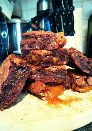 A picture of Caramel Apple Dip Brownies.