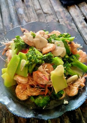 Foto resep Tumis brokoli dan udang (untuk diet)