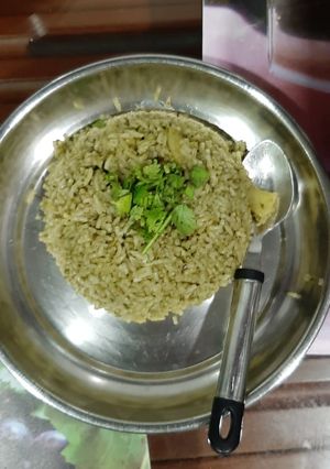 A picture of Spinach pulao.