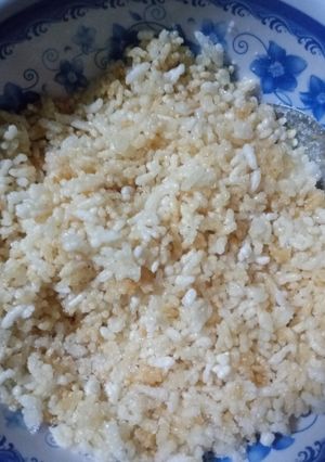 Hình của món Cơm khô chiên giòn trộn đường.