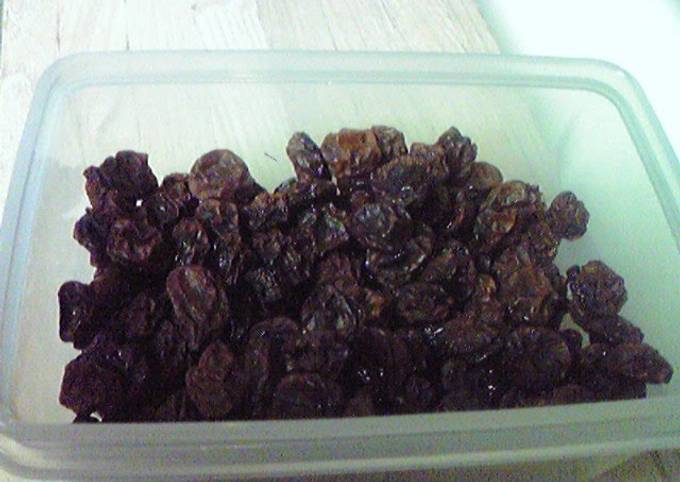 Simple Way to Prepare Perfect Dried Grapes (Homemade Raisins)