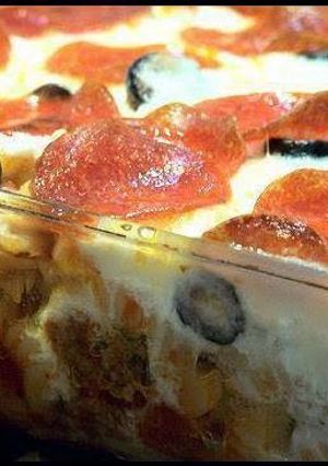 A picture of pizza pasta casserole.