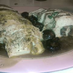 Mushroom spinach stuffed chicken A picture of Mushroom spinach stuffed chicken.