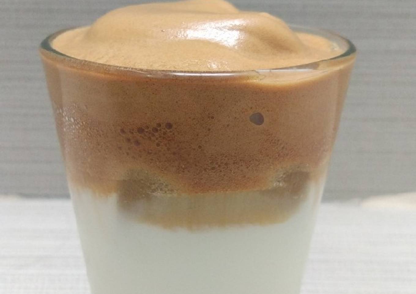Dalgona Coffee anti gagal tanpa mixer (es/hot)