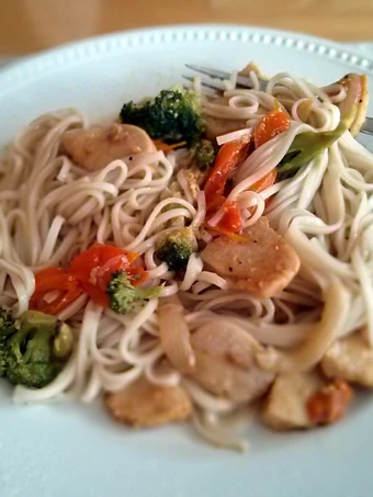 Easy Way Make Chicken Chow Mein With Vegetables 🍜 the Delicious So Delicious