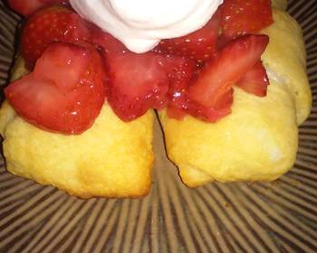 New Recipe Strawberry or Blueberry Cream Cheese Delights Yummy