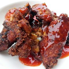 A picture of LG CRISPY CRACKER FRIED CHICKEN.