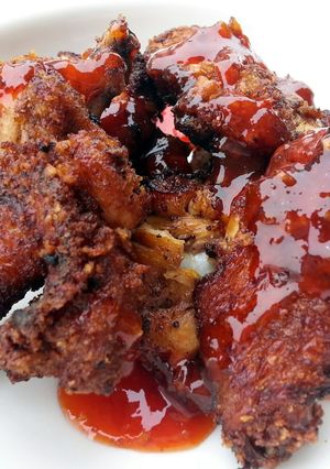 A picture of LG CRISPY CRACKER FRIED CHICKEN.