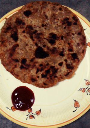 A picture of Aaloo paratha.