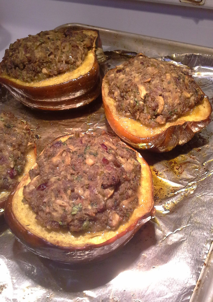 A picture of Sausage Stuffed Acorn Squash.