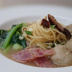 A picture of Spaghetti In Meatball And Chinese Sausage Broth.