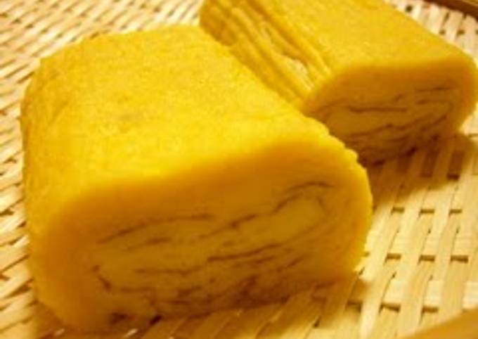 Sushi Restaurant Tamagoyaki (Rolled Omelette)