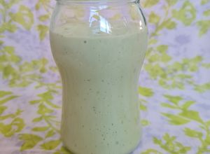 Una foto de Lassi de aguacate 🥑 🇮🇳 (salado)