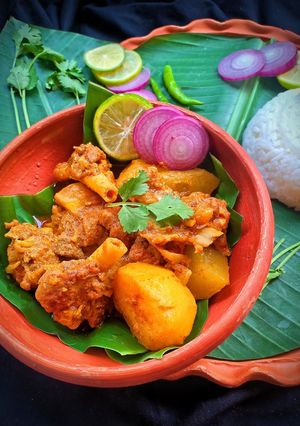মটন কষা(Mutton kosha recipe in bengali) রেসিপির প্রধান ছবি