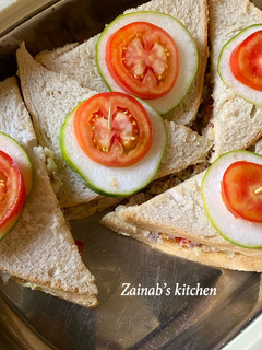 A picture of Yummy sandwich 🥪.