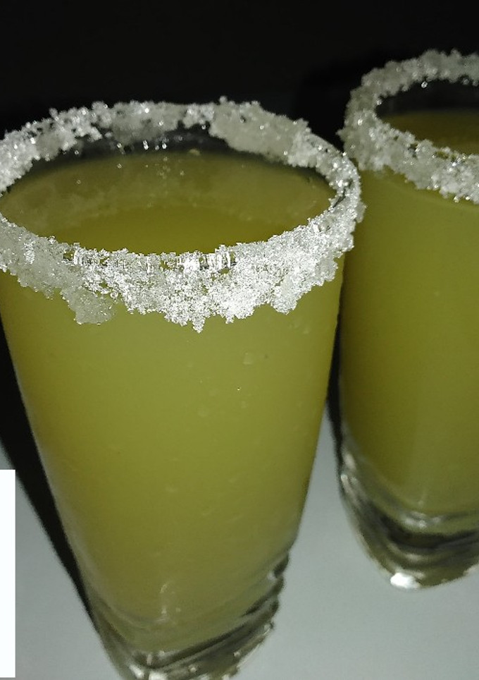 A picture of Apple pineapple and cucumber lemonade.