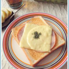 A picture of Garlic Butter Soy Sauce Ham & Cheese Toast.