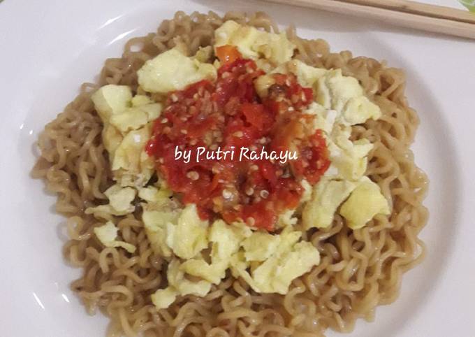 Resep Mi goreng sambal geprek yang Enak