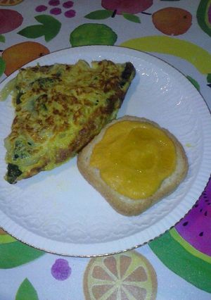 Foto principal de Tortilla de calabacin, cebolla y curcuma